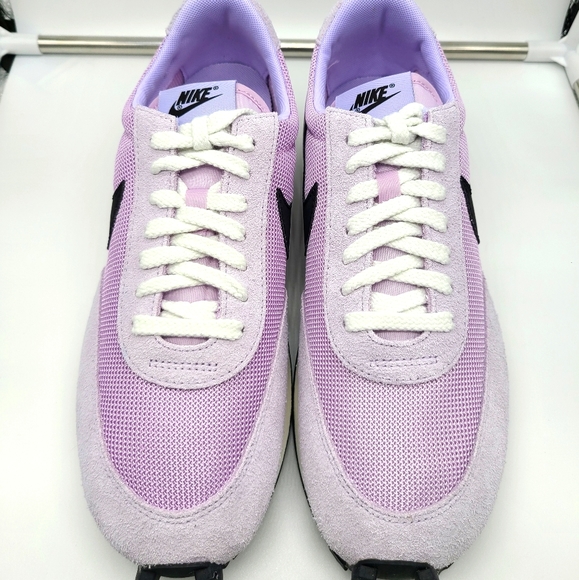 Nike - Picture 2 of 7